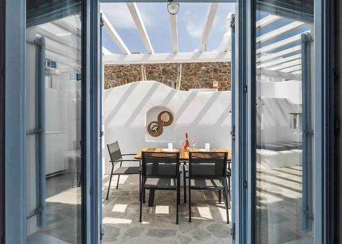 Ivi Mykonean Suites